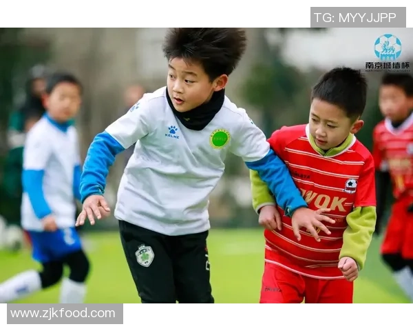 足球硬核精神：探索足球背后的激情与坚持之道